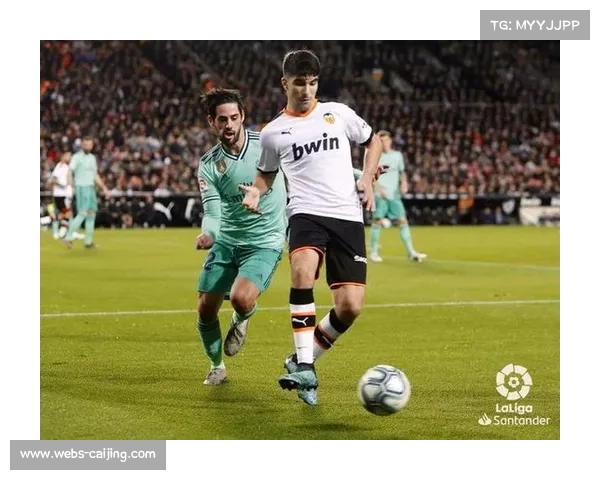 阿什拉夫补射扳平比分,巴黎半场结束前将比分追成2-2 阿什拉夫补射扳平比分,巴黎半场结束前将比分追成2-2